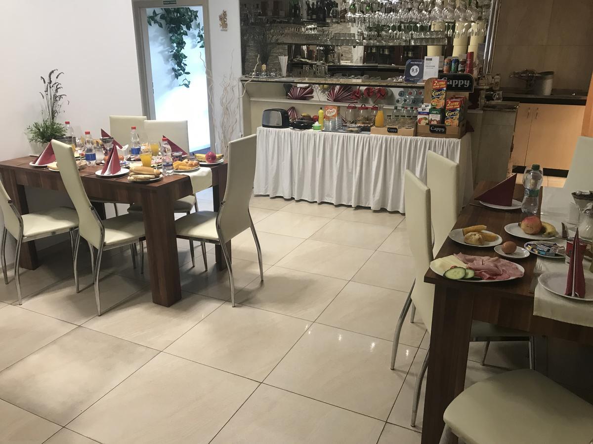 Hotel Bohemia Jičín エクステリア 写真